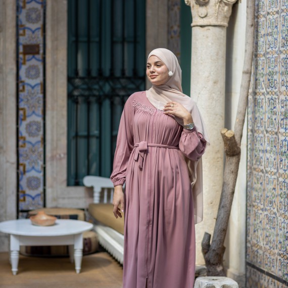 http://www.capricieuse.tn/fr/products/abaya-perles-rose