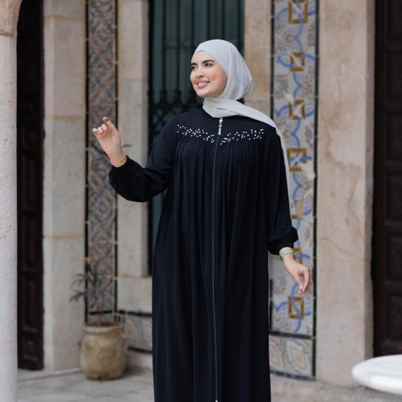 http://www.capricieuse.tn/fr/products/abaya-perles-noir