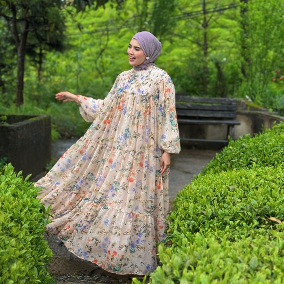 http://www.capricieuse.tn/fr/products/robe-flower-beige