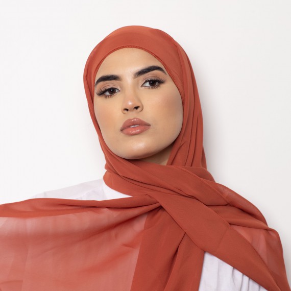 http://www.capricieuse.tn/fr/products/foulard-chiffon-bonnet-integre-naomi