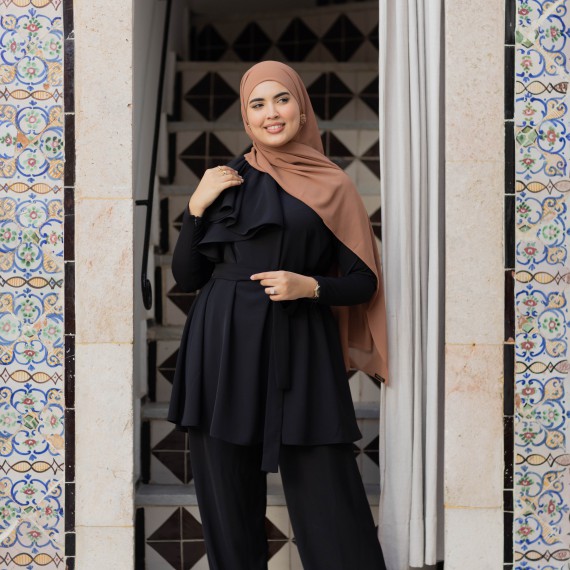 http://www.capricieuse.tn/fr/products/ensemble-luna-noir
