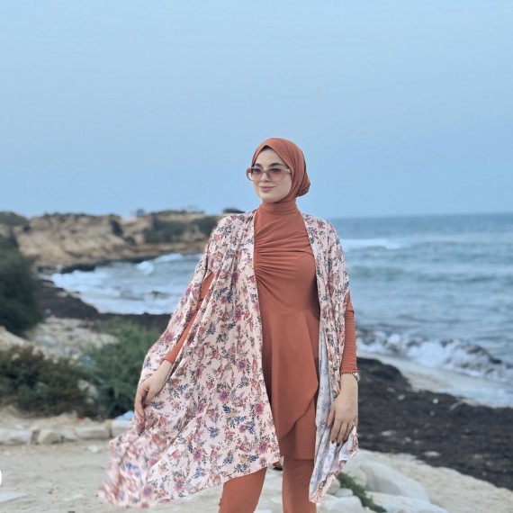 http://www.capricieuse.tn/fr/products/burkini-silvy-orange-avec-pancho-2