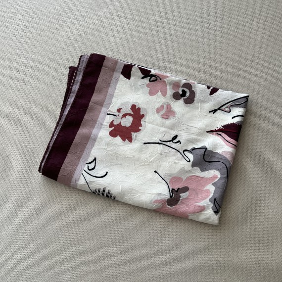 http://www.capricieuse.tn/fr/products/foulard-imprime-garden-aubergine