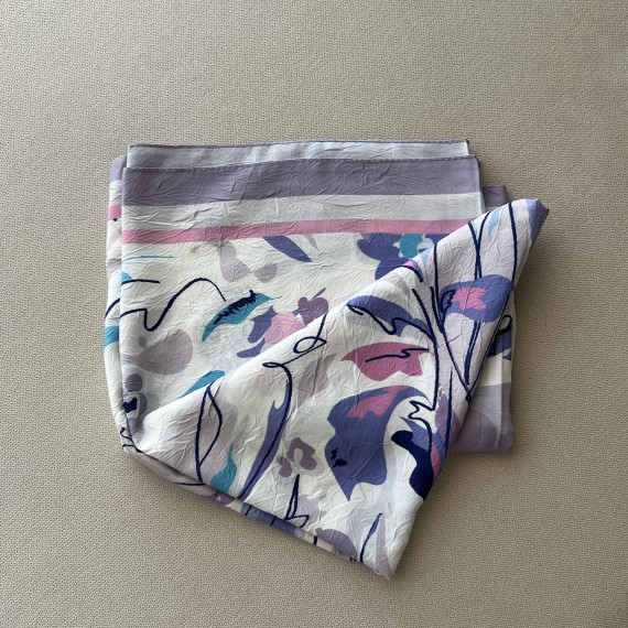 http://www.capricieuse.tn/fr/products/foulard-imprime-garden-lilas